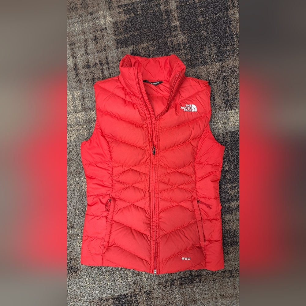 The North Face Vibrant Red Women's Vest Sz Small 550 Fill